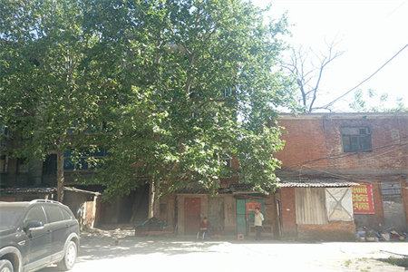 龙香苑1室正常住宅2梯4户看房方便有钥匙大阳台！.